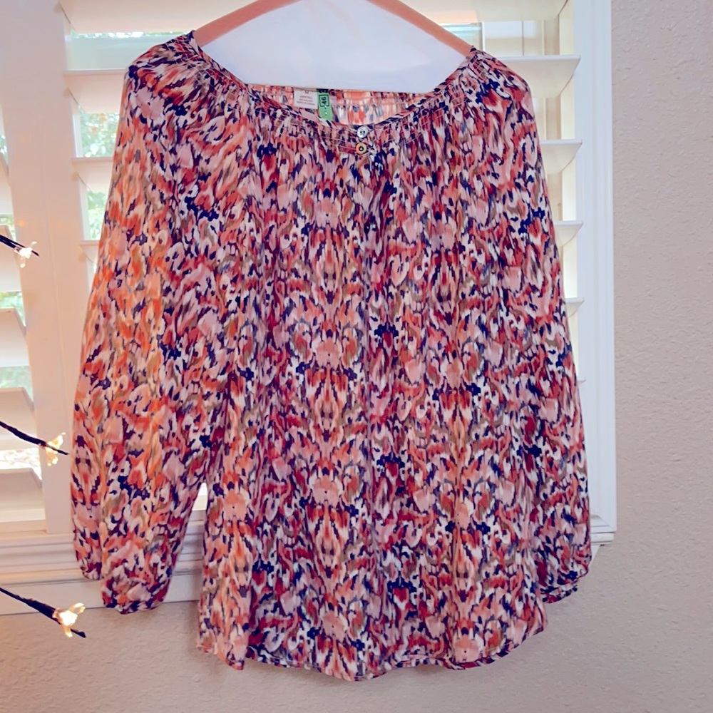 100% silk Sundance balloon sleeve top.